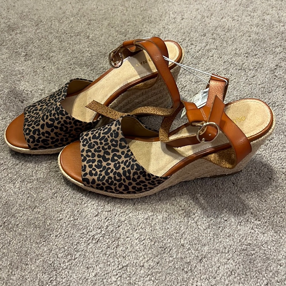 NWT OLD NAVY Women’s Heels